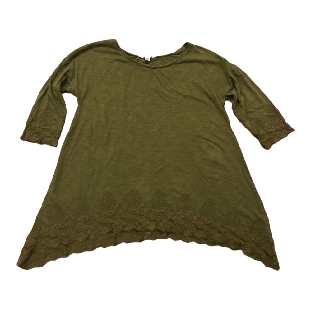 Sun & shadow‎ green top